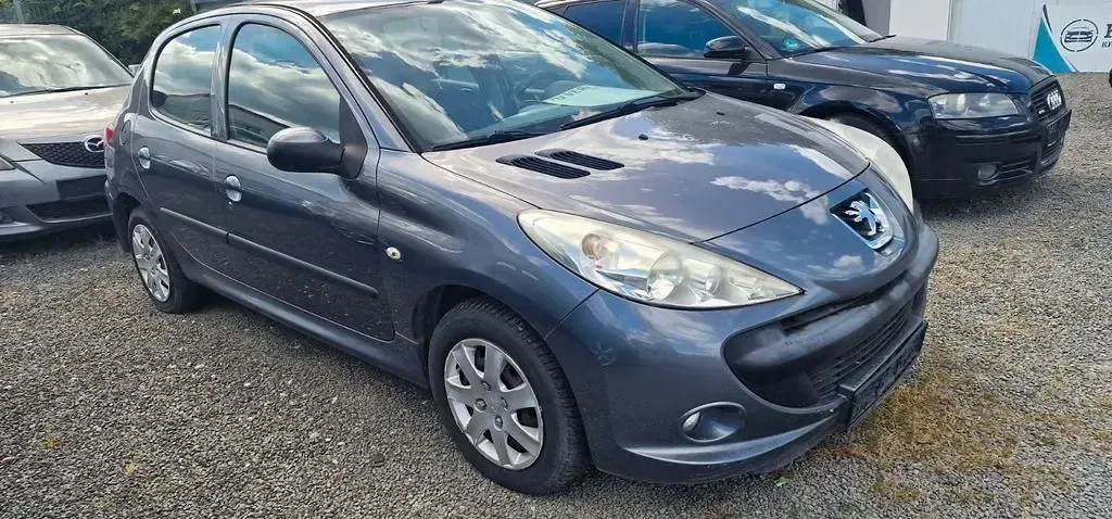 Gebraucht Peugeot 206+ 75 PS (55 kW) 2009 Grau Kleinwagen