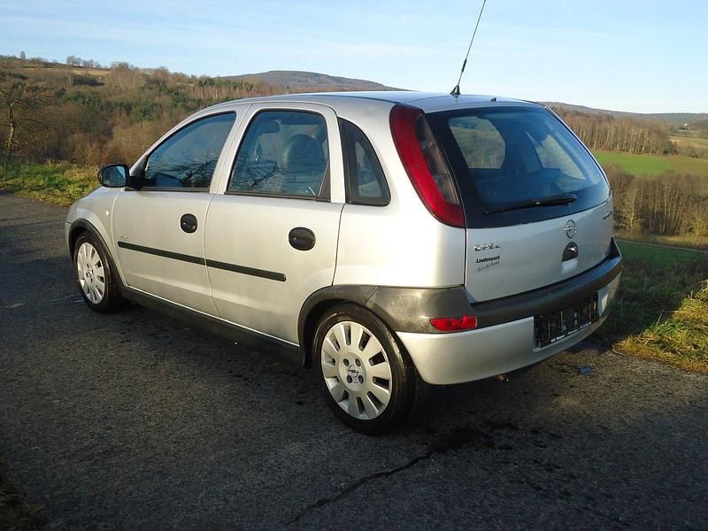 Gebraucht Opel Corsa Elegance 75 PS (55 kW) 2002 Silber Kleinwagen