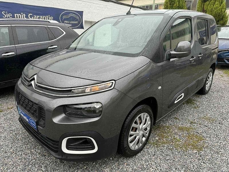 Grau Gebraucht 2021 Citroën Berlingo Feel Van / Kleinbus | 17.900 € (Superpreis) - Bild 1/4