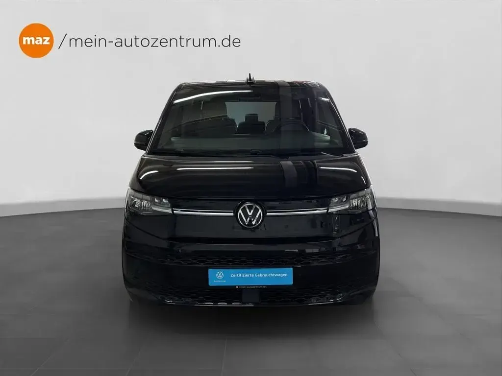 Gebraucht VW Multivan Life 150 PS (110 kW) 2024 Deep black perleffekt Van / Kleinbus