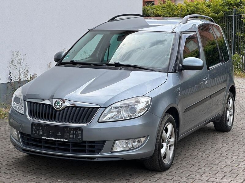 Grau Gebraucht 2011 Skoda Roomster Family Kombi | 3.990 € (Guter Preis) - Bild 1/4