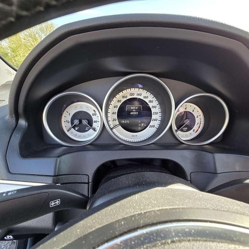 Second-hand Mercedes E200 184 CP (135 kW) 2016 Albastru Cabrio