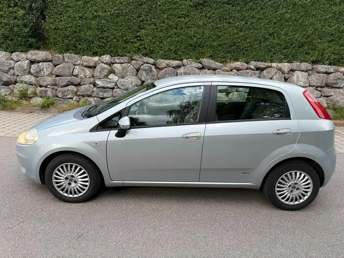 Usata Fiat Punto 77 CV (56 kW) 2005 Argento Utilitaria