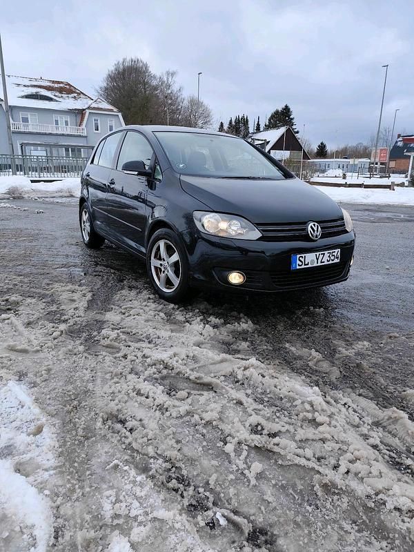 Gebraucht VW Golf VI 105 PS (77 kW) 2011 Schwarz Kleinwagen