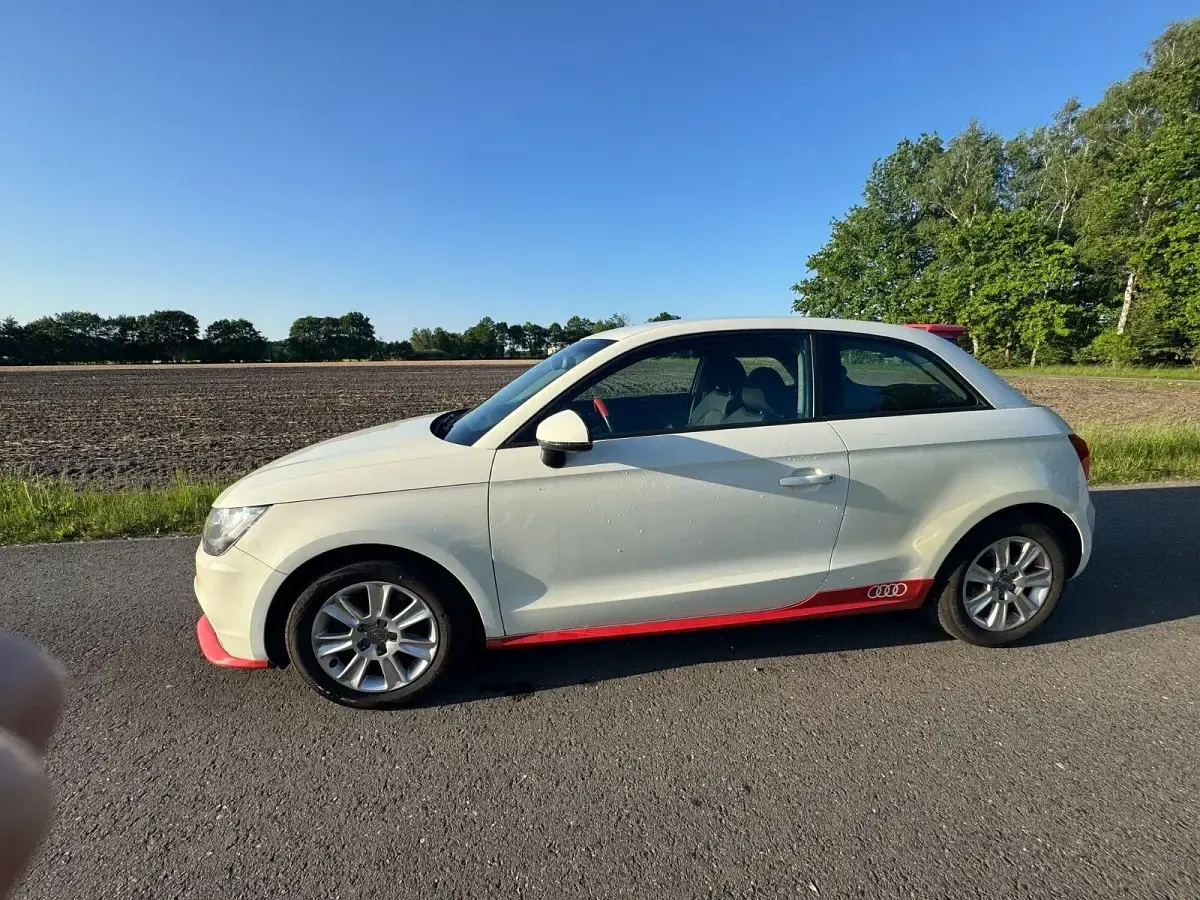 Gebraucht Audi A1 Ambition 105 PS (77 kW) 2010 Weiß Kleinwagen