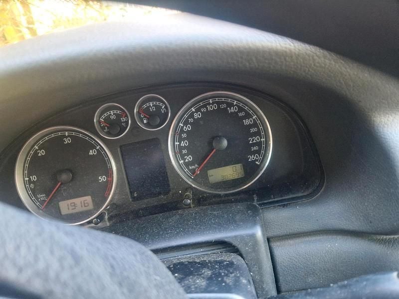 Second-hand VW Passat 130 CP (95 kW) 2005 Albastru Berlinǎ