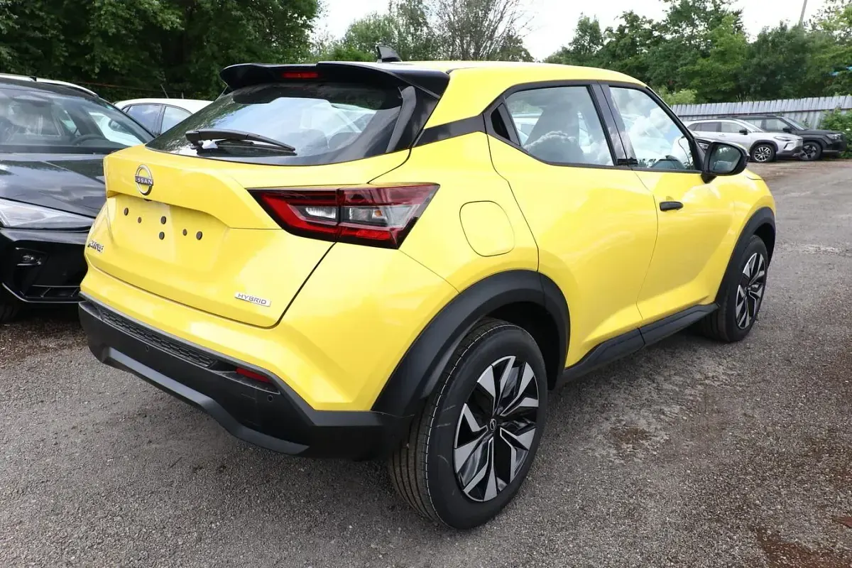 Neu Nissan Juke Acenta 143 PS (105 kW) 2025 Iconic yellow metallic SUV
