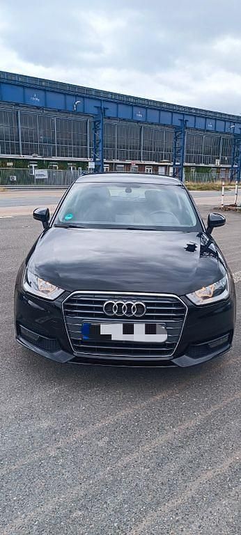 Silber Gebraucht 2015 Audi A1 Design Kleinwagen | 8.000 € (Guter Preis) - Bild 1/4
