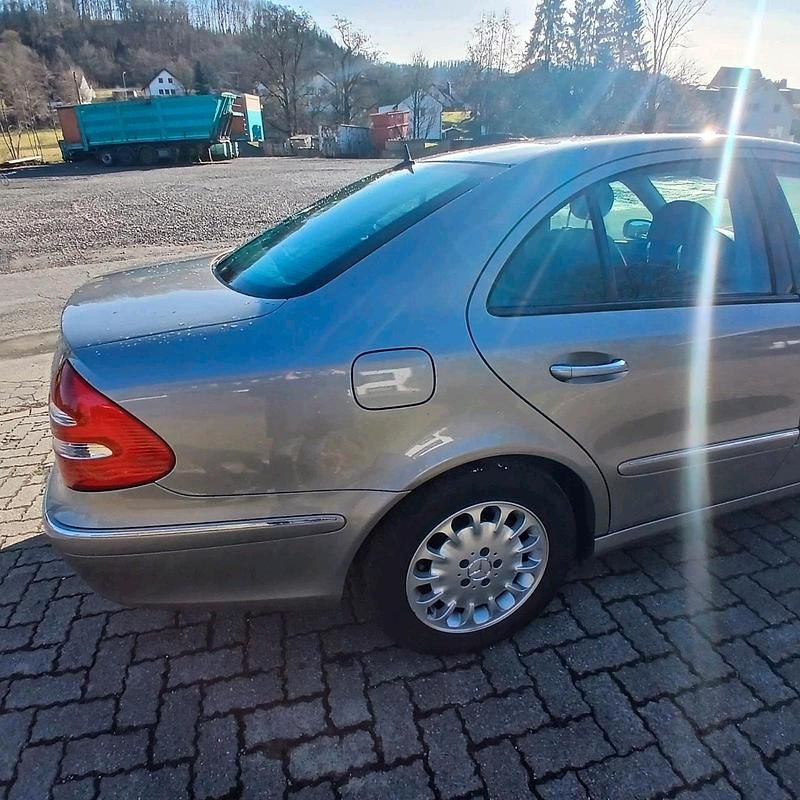 Gebraucht Mercedes C320 224 PS (164 kW) 2004 Silber Limousine