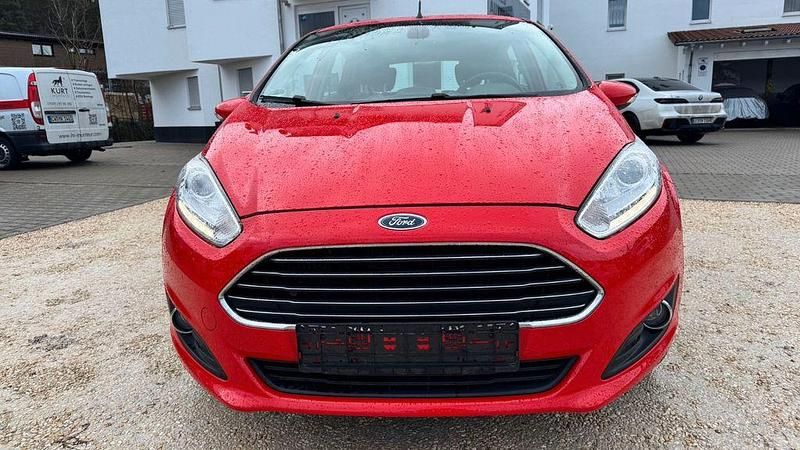 Gebraucht Ford Fiesta 101 PS (74 kW) 2016 Rot Kleinwagen