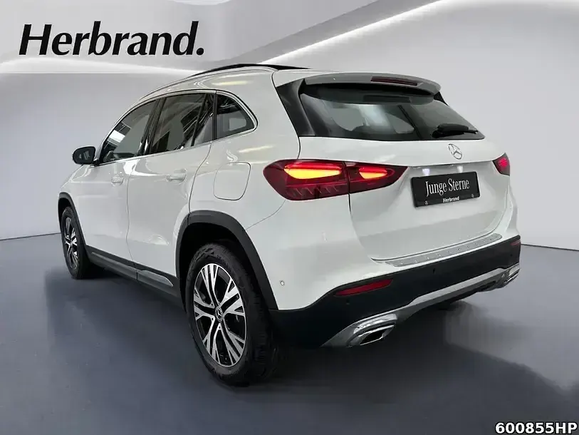 Gebraucht Mercedes GLA200 Progressive 163 PS (119 kW) 2025 Unilack polarweiß SUV