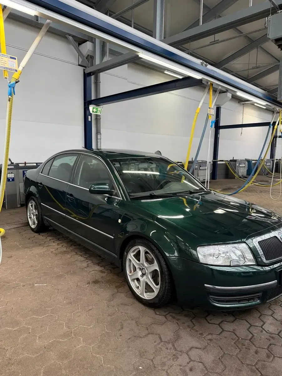 Second-hand Skoda Superb 131 CP (96 kW) 2003 Verde Berlinǎ