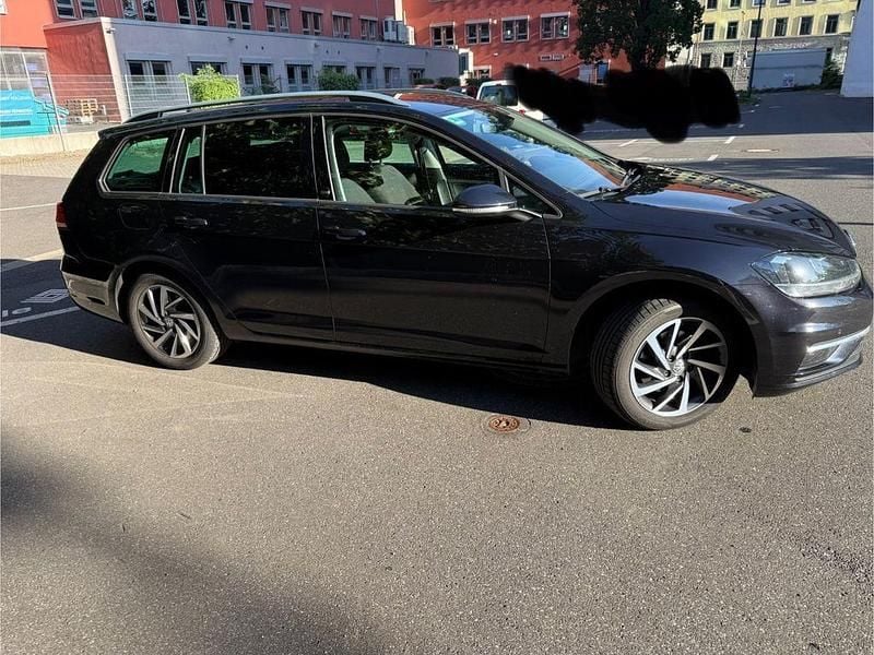 Schwarz Gebraucht 2018 VW Golf VII Sound Limousine | 12.900 € (Fairer Preis) - Bild 1/4