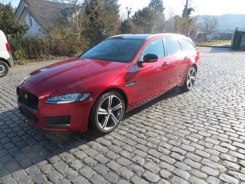 Rot Gebraucht 2019 Jaguar XF Sportbrake Portfolio Kombi | 18.490 € - Bild 1/4