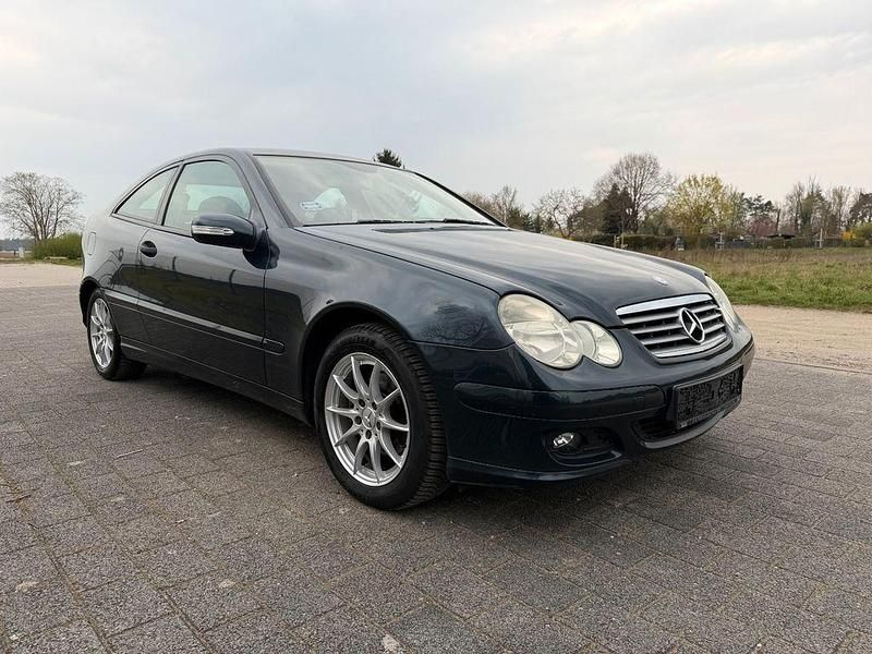 Gebraucht Mercedes C180 143 PS (105 kW) 2007 Schwarz Coupé