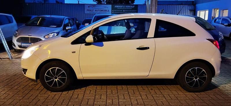 Gebraucht Opel Corsa 69 PS (50 kW) 2010 Weiß Kleinwagen