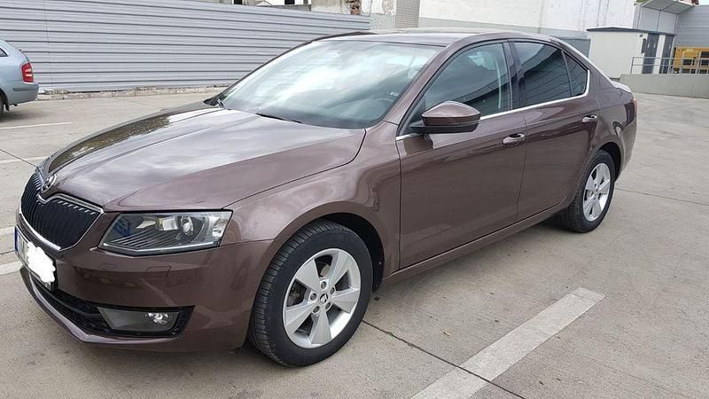 Braun Gebraucht 2016 Skoda Octavia Style Limousine | 9.500 € (Guter Preis) - Bild 1/4