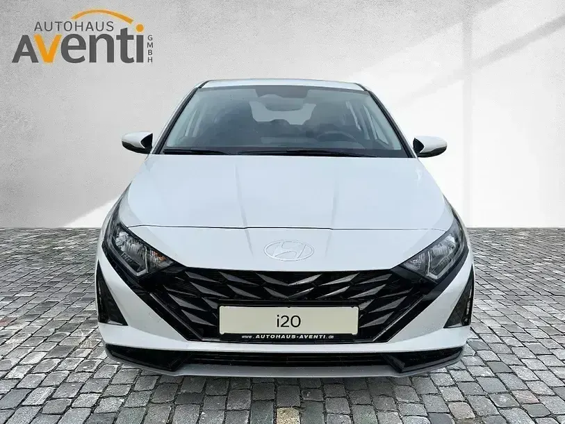 Gebraucht Hyundai i20 Trend 101 PS (74 kW) 2025 Weiß Limousine