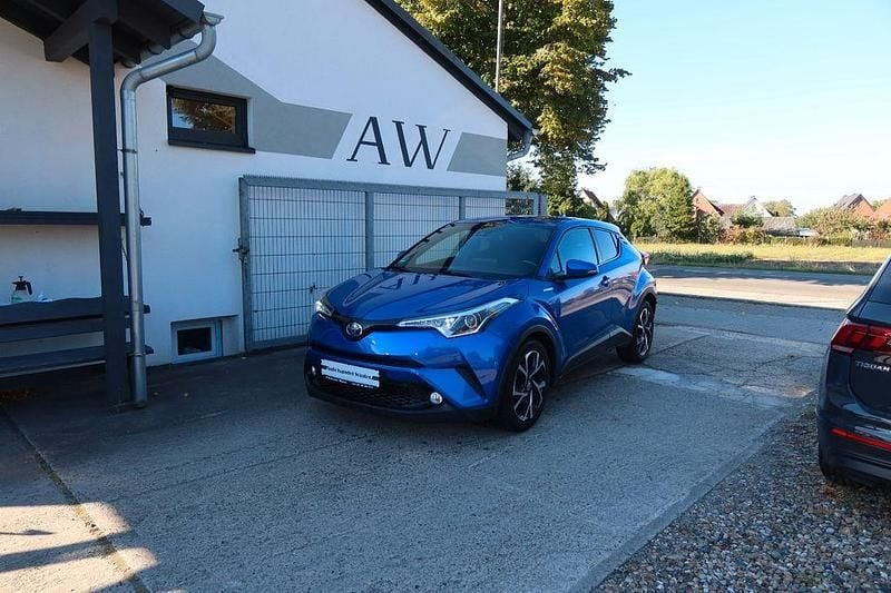 Blau Gebraucht 2018 Toyota C-HR Team SUV | 16.250 € (Guter Preis) - Bild 1/4
