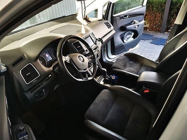 Gebraucht VW Sharan Highline 184 PS (135 kW) 2015 Weiß Van / Kleinbus