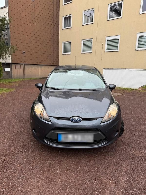 Gebraucht Ford Fiesta 81 PS (59 kW) 2010 Grau Kleinwagen