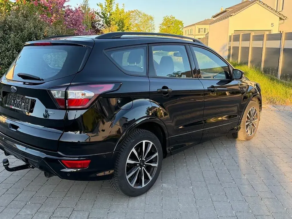 Gebraucht Ford Kuga ST-Line 150 PS (110 kW) 2020 Schwarz SUV
