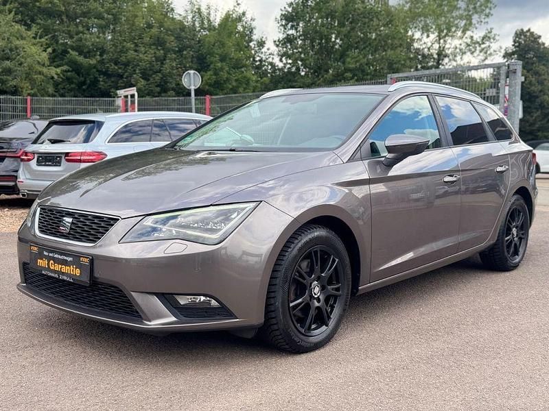 Grau Gebraucht 2015 Seat Leon ST Kombi | 8.999 € (Fairer Preis) - Bild 1/4