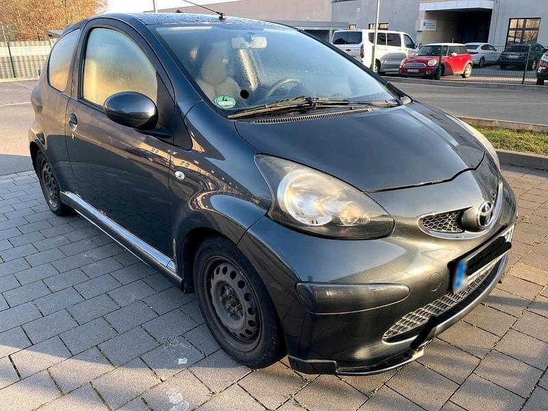 Gebraucht Toyota Aygo 67 PS (49 kW) 2007 Grau Kleinwagen