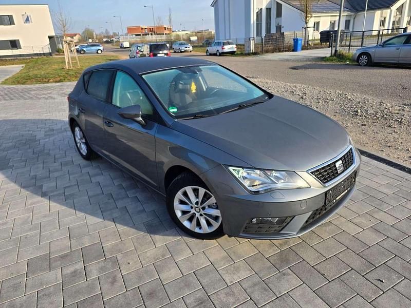 Gebraucht Seat Leon Style 110 PS (80 kW) 2017 "pirineos" grau Kleinwagen