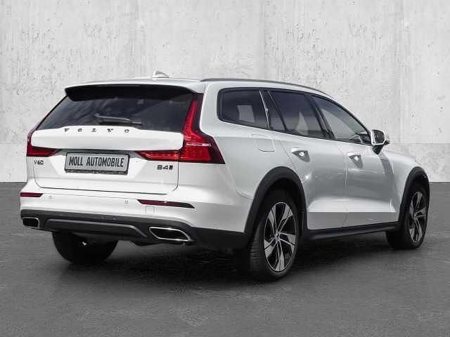 Gebraucht Volvo V60 CC 145 PS (106 kW) 2022 Kombi