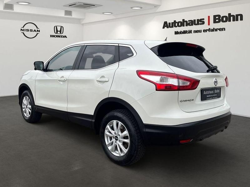 Gebraucht Nissan Qashqai N-Connecta 163 PS (119 kW) 2016 Weiß SUV