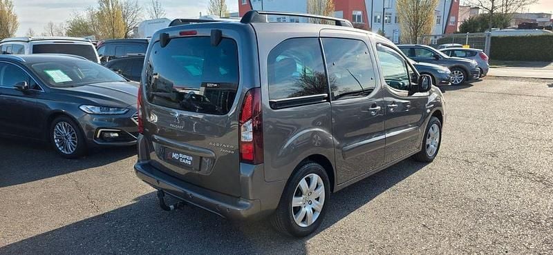 Gebraucht Peugeot Partner Tepee 120 PS (88 kW) 2015 Grau Van / Kleinbus