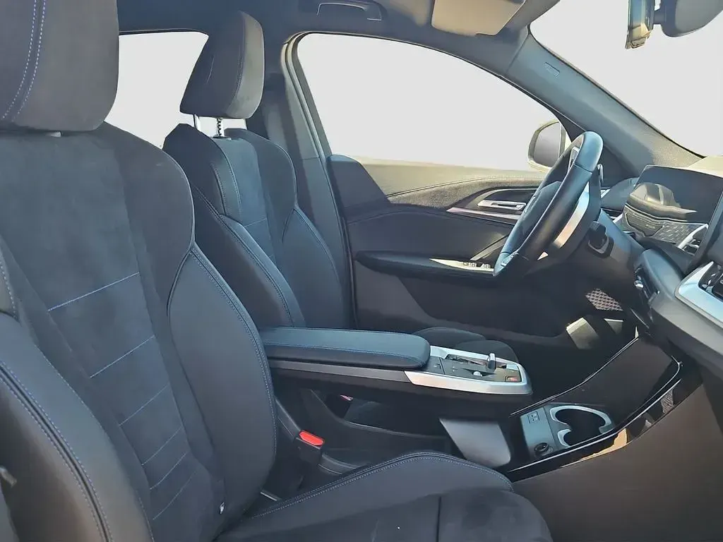 Gebraucht BMW iX2 M Sport 230 kW (313 PS) 2025 Grau SUV