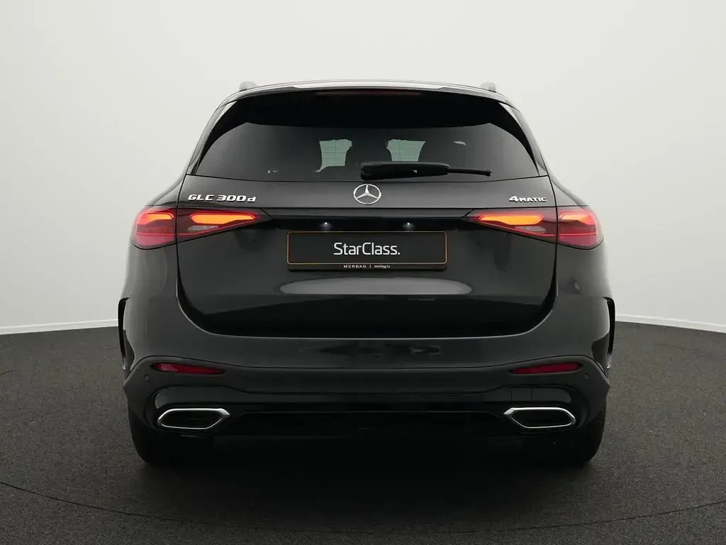 Gebraucht Mercedes GLC300 AMG line 269 PS (197 kW) 2025 Grau SUV