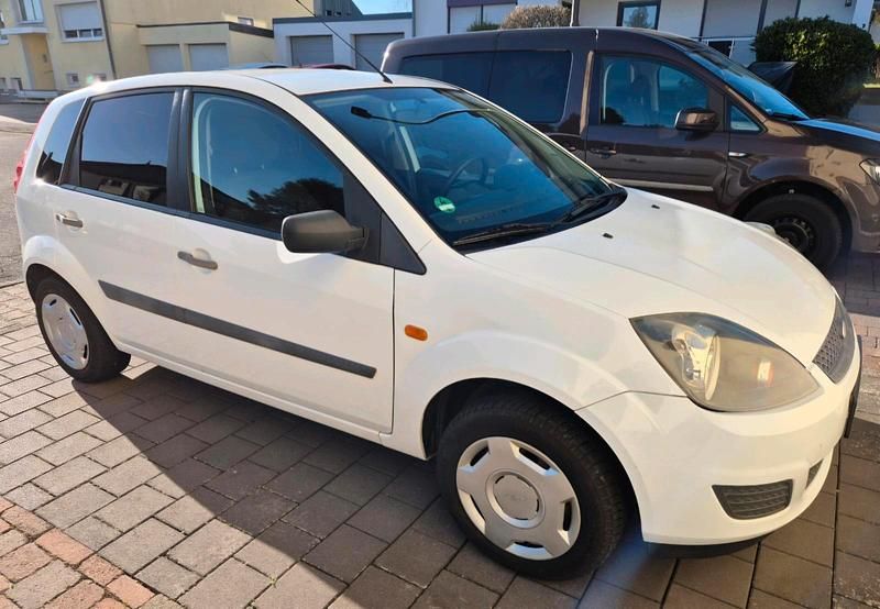 Gebraucht Ford Fiesta Fun X 60 PS (44 kW) 2007 Weiß Kleinwagen