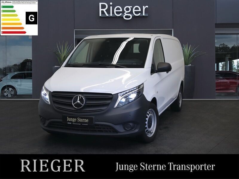 Weiß Gebraucht 2023 Mercedes Vito Van / Kleinbus | 38.675 € (Fairer Preis) - Bild 1/4