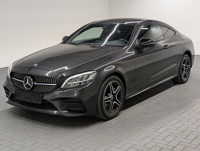 Grau Gebraucht 2019 Mercedes C180 AMG line Coupé | 25.980 € (Fairer Preis) - Bild 1/4
