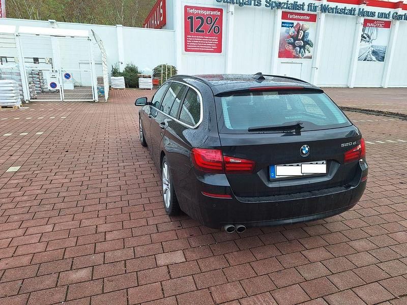 Gebraucht BMW 520 Luxury Line 190 PS (139 kW) 2014 Schwarz Kombi