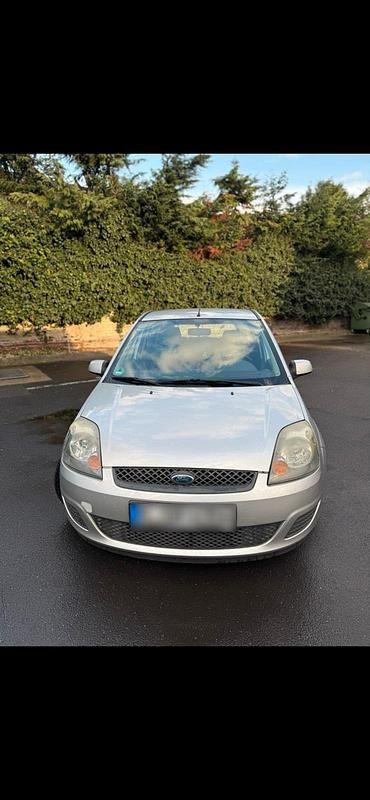 Gebraucht Ford Fiesta Style 69 PS (50 kW) 2007 Silber Kleinwagen