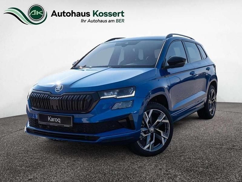 Raceblau Neu 2025 Skoda Karoq SportLine SUV | 40.990 € (Fairer Preis) - Bild 1/4