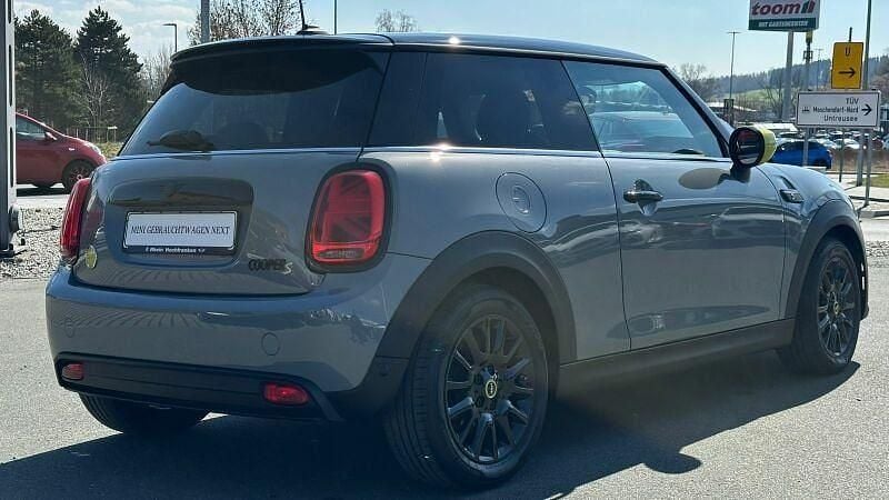 Gebraucht Mini Cooper SE 135 kW (184 PS) 2022 Moonwalk grey metallic Kleinwagen