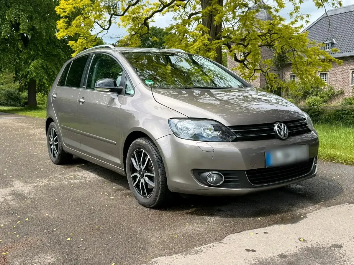 Gebraucht VW Golf VII 122 PS (89 kW) 2012 Braun Kleinwagen