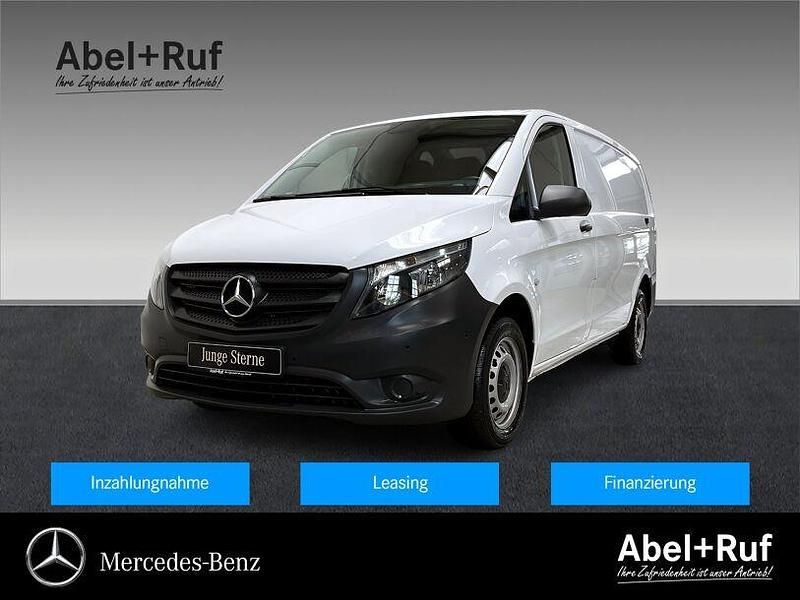 Weiß Gebraucht 2024 Mercedes Vito Van / Kleinbus | 32.011 € (Superpreis) - Bild 1/4