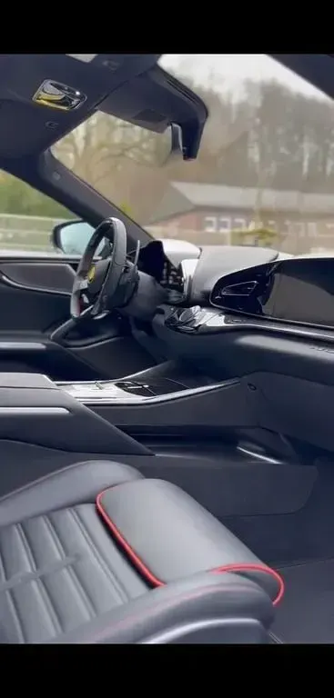 Neu Ferrari Purosangue 719 PS (528 kW) 2026 Schwarz SUV