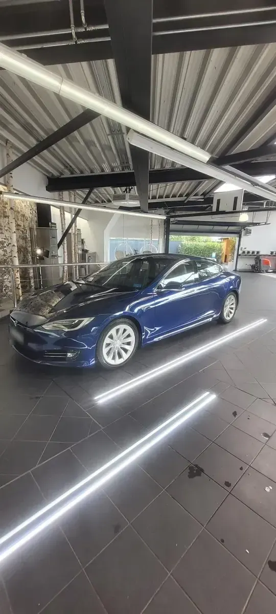 Second-hand Tesla Model S 310 kW (422 CP) 2016 Hatchback
