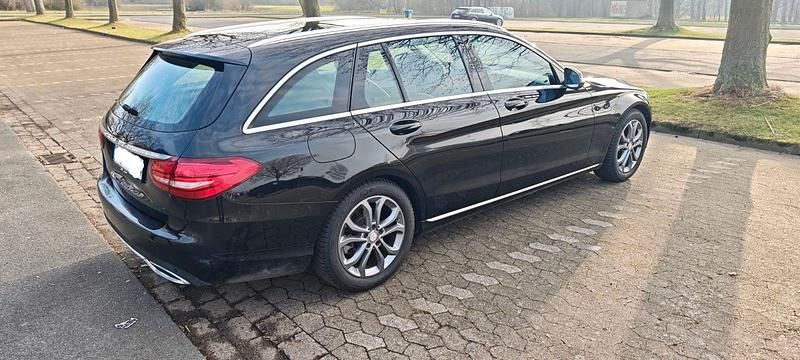 Gebraucht Mercedes C220 170 PS (125 kW) 2016 Schwarz Kombi