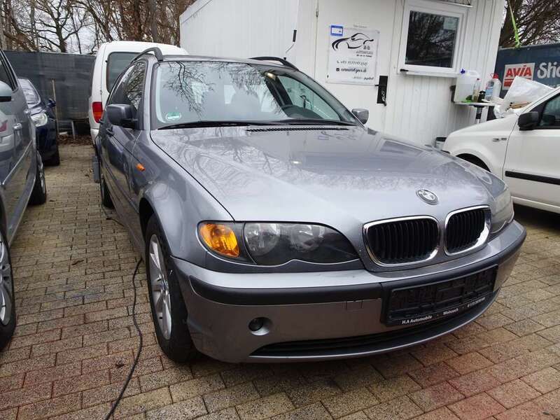 Silbergrau metallic Gebraucht 2005 BMW 318 Kombi | 2.700 € (Fairer Preis) - Bild 1/4