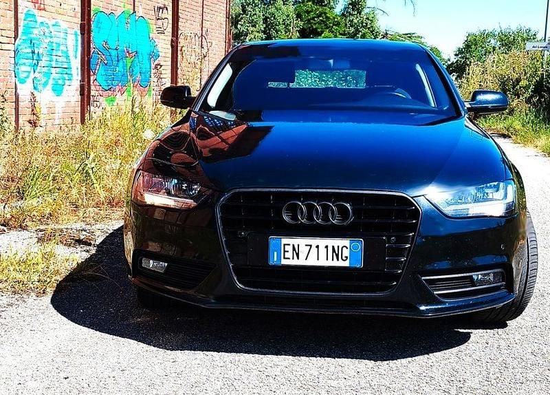 Schwarz Gebraucht 2013 Audi A4 S-Line Limousine | 7.350 € (Guter Preis) - Bild 1/4