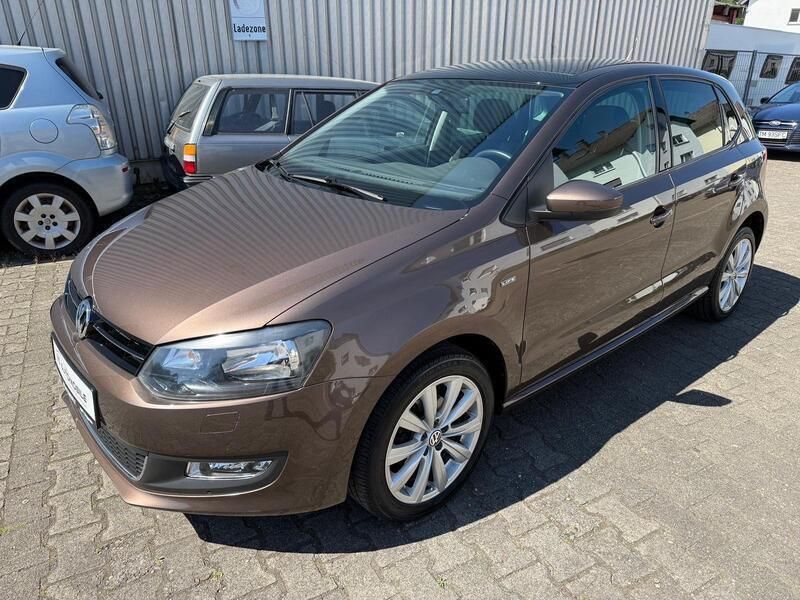 Braun Gebraucht 2014 VW Polo Life Kleinwagen | 8.200 € (Guter Preis) - Bild 1/4