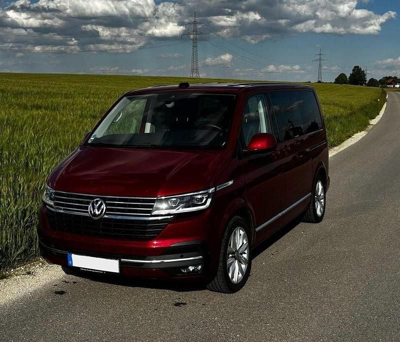 Second-hand VW Multivan 204 CP (150 kW) 2022 Roșu Monovolum